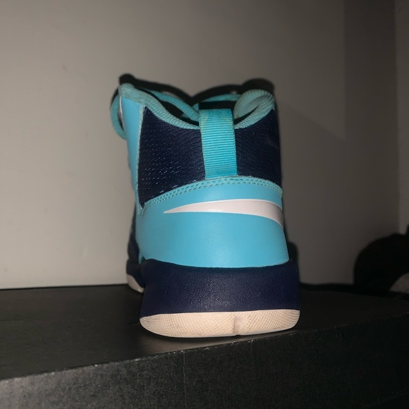 Nike women  7y - Picture 4 of 6